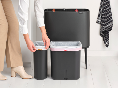 233548 BO TOUCH BIN Dotykový odpadkový koš 11+23 l - šedá od Brabantia ideální na třídění odpadu (15) snadno se udržuje